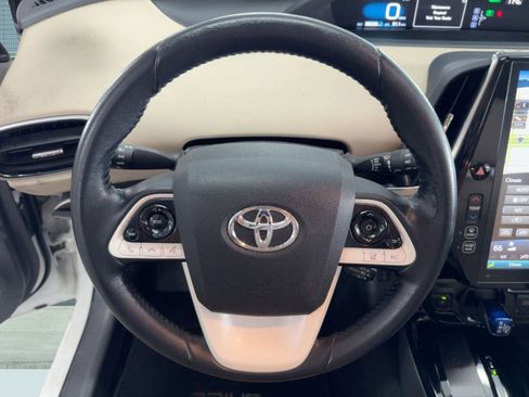 Used 2018 Toyota Prius Four image 14
