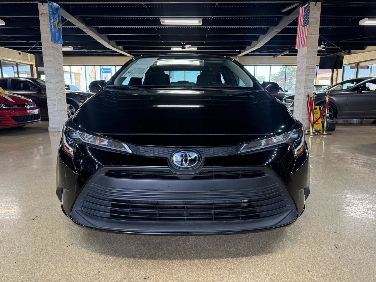 Used 2023 Toyota Corolla LE FWD image 2