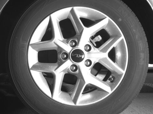 Used 2025 Kia Soul LX w/ LX Technology Package image 14