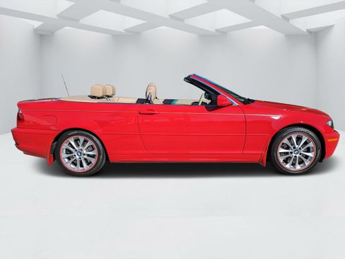 Used 2005 BMW 330Ci Convertible image 2