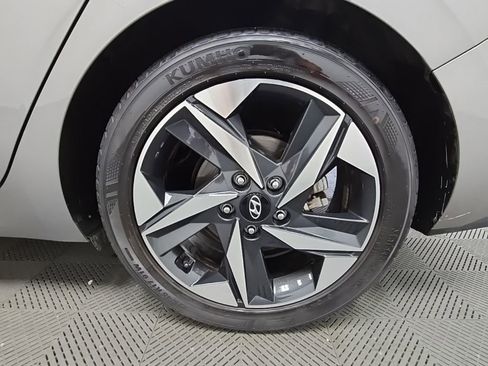 Used 2023 Hyundai Elantra SEL w/ Convenience Package image 38
