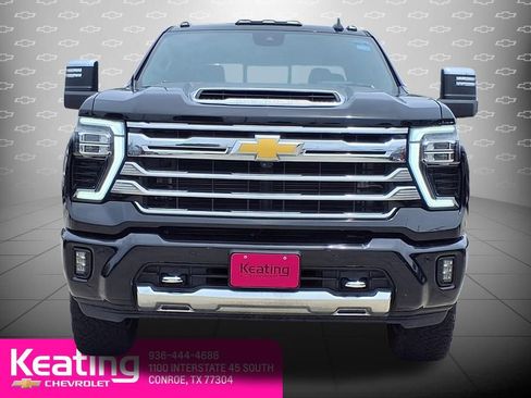 Used 2025 Chevrolet Silverado 2500 High Country w/ High Country Premium Package AWD/4WD image 3