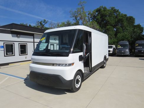 Used 2025 Chevrolet Brightdrop 600 AWD/4WD image 3