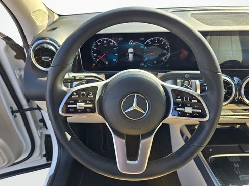 Used 2020 Mercedes-Benz GLB 250 4MATIC image 14