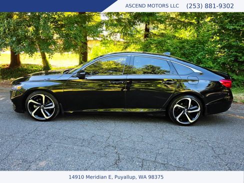 Used 2018 Honda Accord Sport image 2