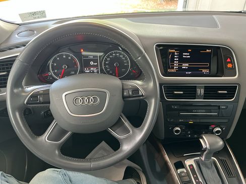 Used 2016 Audi Q5 2.0T Premium Plus w/ Technology Package AWD/4WD image 16