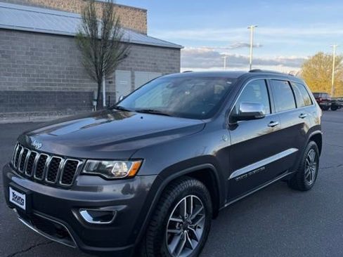 Used 2021 Jeep Grand Cherokee Limited w/ Luxury Group II AWD/4WD image 2