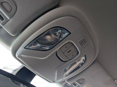 Used 2019 Jeep Compass Latitude image 29