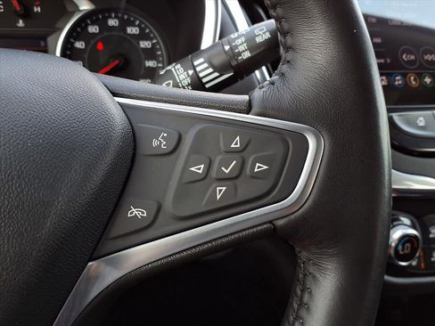 Used 2022 Chevrolet Equinox Premier w/ Redline Edition image 24