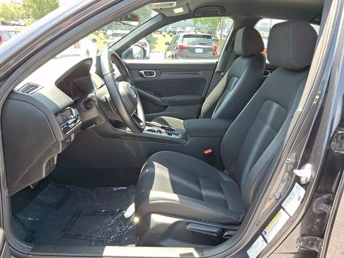 Used 2025 Honda Civic Sport image 13