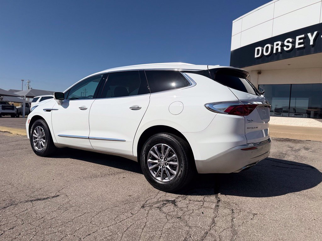 Used 2023 Buick Enclave Essence FWD image 8