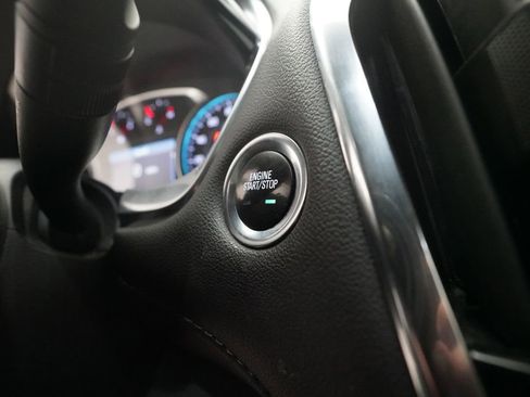 Used 2022 Chevrolet Traverse LT image 30