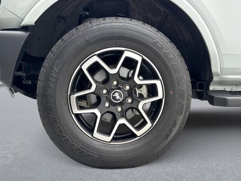 Used 2023 Ford Bronco Outer Banks image 26