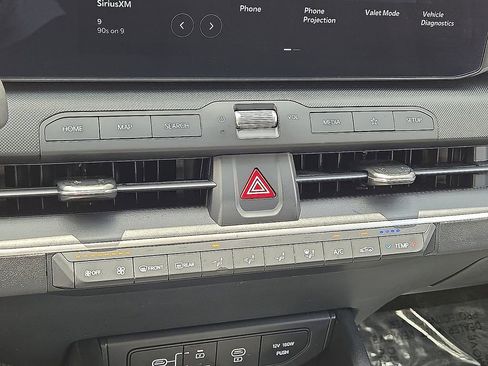Used 2025 Kia K4 FWD image 28