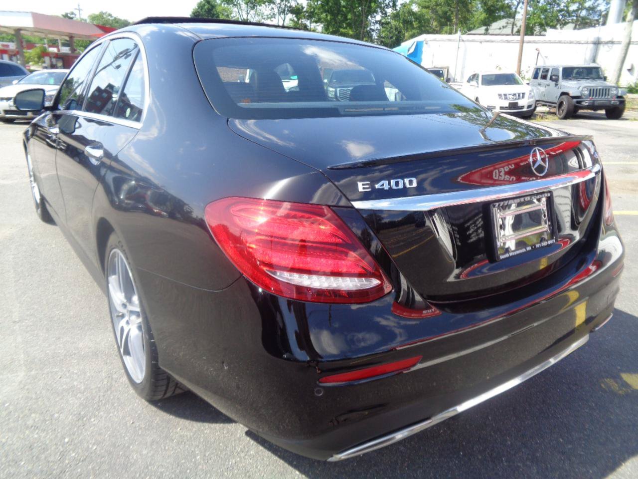 Used 2018 Mercedes-Benz E 400 4MATIC Sedan w/ Premium 1 Package image 18