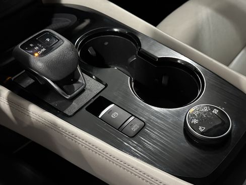 Used 2023 Nissan Rogue SL image 31