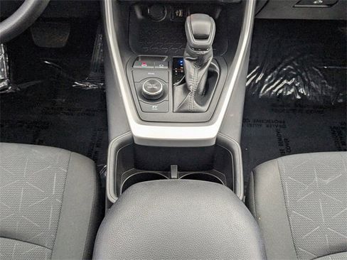 Used 2025 Toyota RAV4 XLE image 20