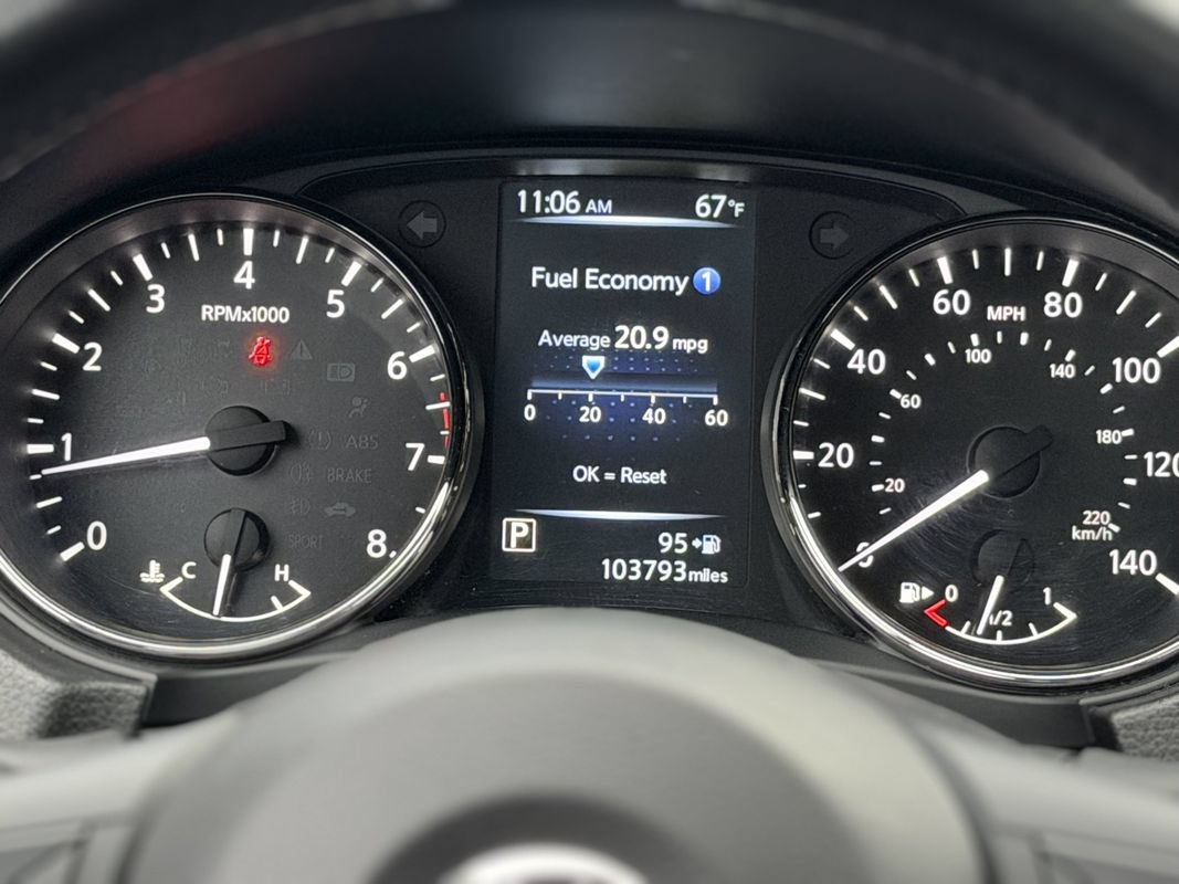 Used 2017 Nissan Rogue SV AWD/4WD image 23