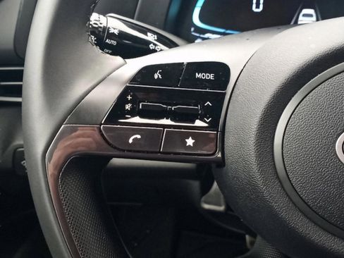 Certified 2025 Hyundai Elantra Sport image 13