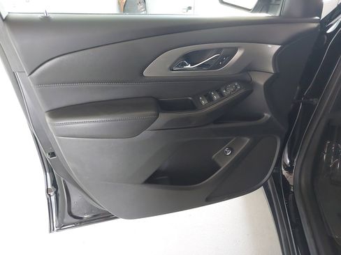 Used 2023 Chevrolet Traverse LT image 25