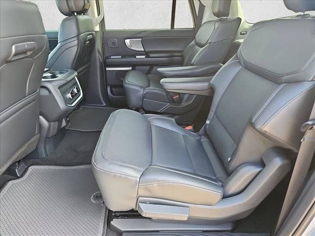 New 2026 Ford Expedition Max Platinum w/ Driver's Package AWD/4WD image 16