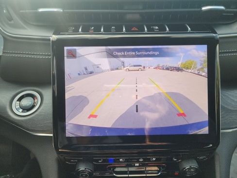 New 2025 Jeep Grand Cherokee L Overland w/ Luxury Tech Group IV image 5