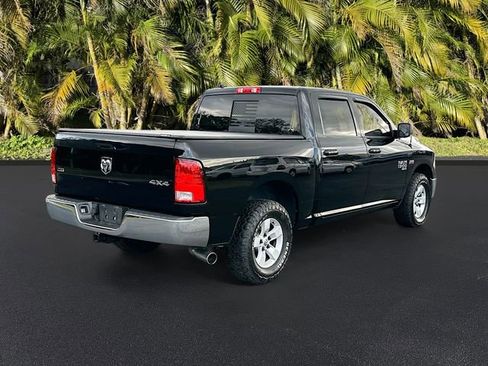 Used 2019 RAM 1500 Classic SLT w/ Luxury Group image 5