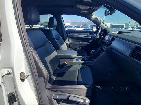 Used 2020 Volkswagen Atlas Cross Sport SE w/ Panoramic Sunroof Package image 27