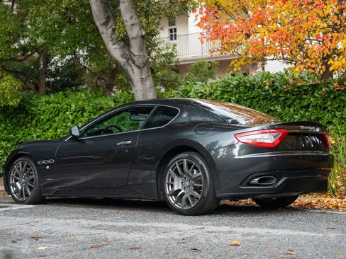 Used 2009 Maserati GranTurismo S RWD image 2