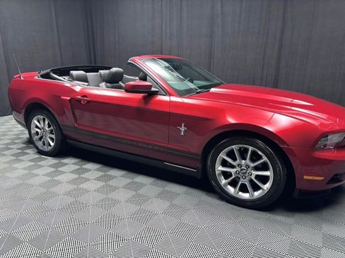 Used 2010 Ford Mustang Premium RWD image 24
