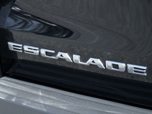 Used 2018 Cadillac Escalade ESV Premium Luxury image 53