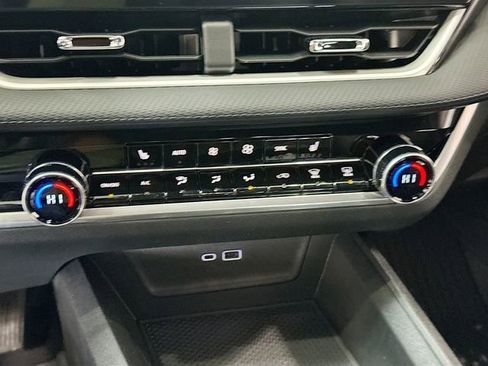 New 2026 Chevrolet Equinox LT w/ Convenience Package II image 17