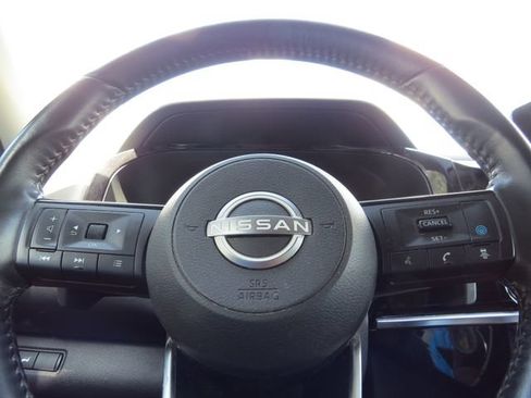 Used 2022 Nissan Pathfinder SL w/ SL Premium Package FWD image 12