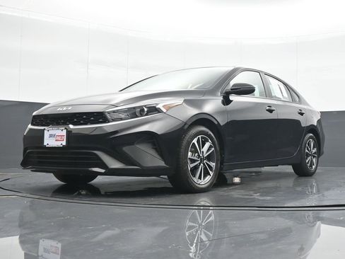 Used 2024 Kia Forte LXS w/ LXS Technology Package image 16