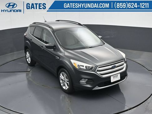 Used 2018 Ford Escape SE AWD/4WD image 46