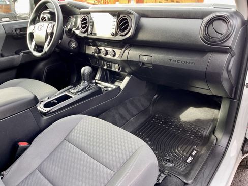 Used 2022 Toyota Tacoma SR image 20