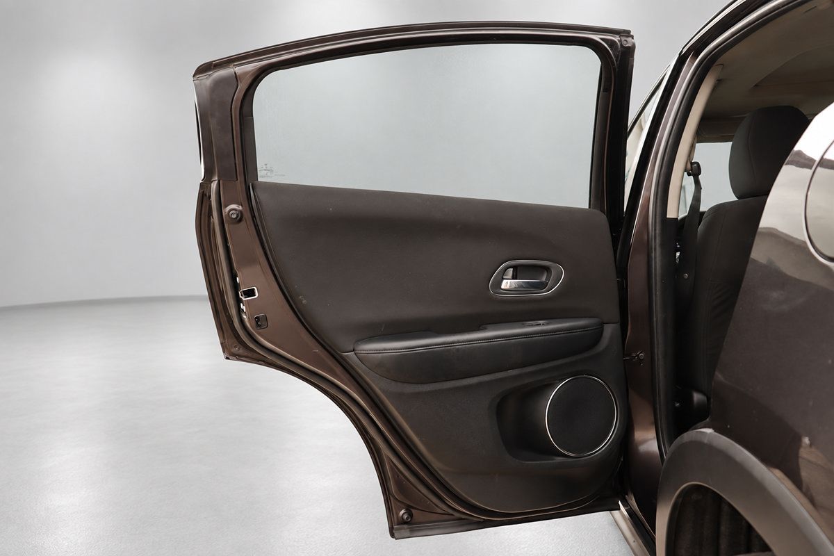 Used 2018 Honda HR-V EX image 16
