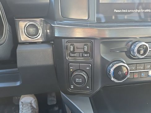 Used 2025 Ford F250 Lariat w/ Black Appearance Package AWD/4WD image 23