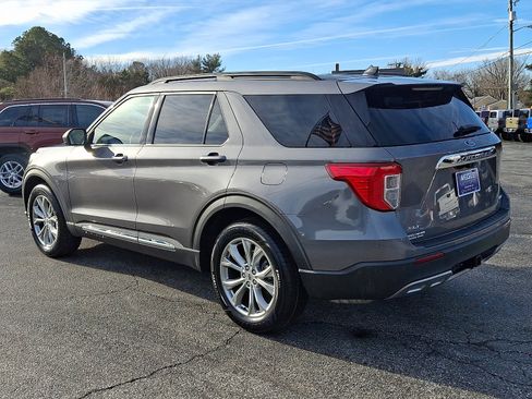 Used 2021 Ford Explorer XLT w/ Equipment Group 202A image 4