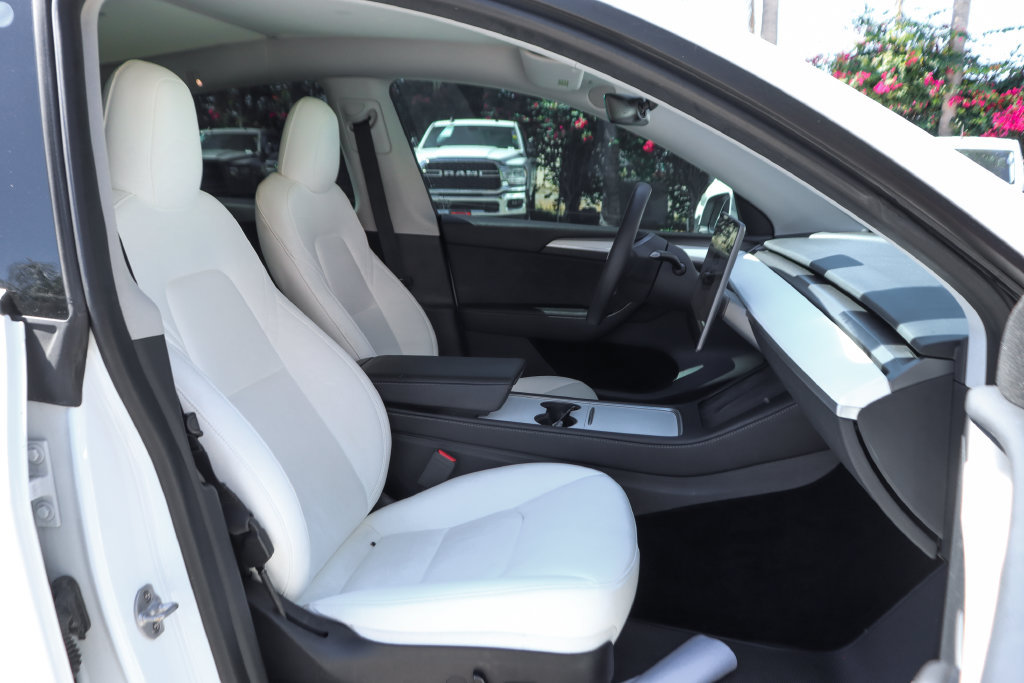 Used 2023 Tesla Model Y Performance AWD/4WD image 38