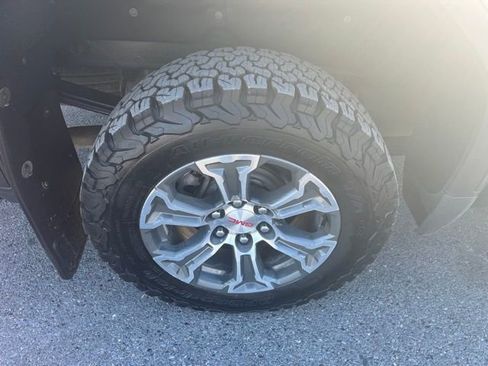 Used 2024 GMC Sierra 1500 SLT w/ SLT Convenience Package AWD/4WD image 19