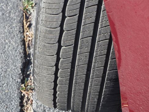 Used 2018 Alfa Romeo Giulia Ti Sport w/ Quick Order Package 22U Sport image 8