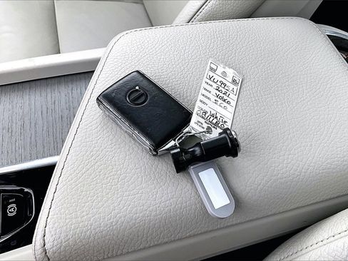 Used 2021 Volvo S60 T6 Inscription image 35