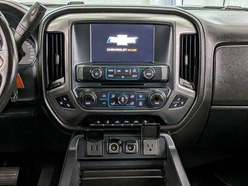 Used 2018 Chevrolet Silverado 1500 LTZ Z71 w/ LTZ Plus Package AWD/4WD image 27