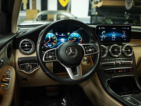 Used 2022 Mercedes-Benz GLC 300 4MATIC w/ Multimedia Package Lite image 16
