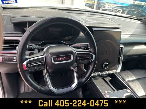 Used 2026 GMC Acadia Elevation w/ Elevation Premium Package FWD image 32