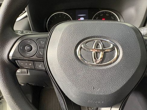 Used 2021 Toyota RAV4 LE image 22