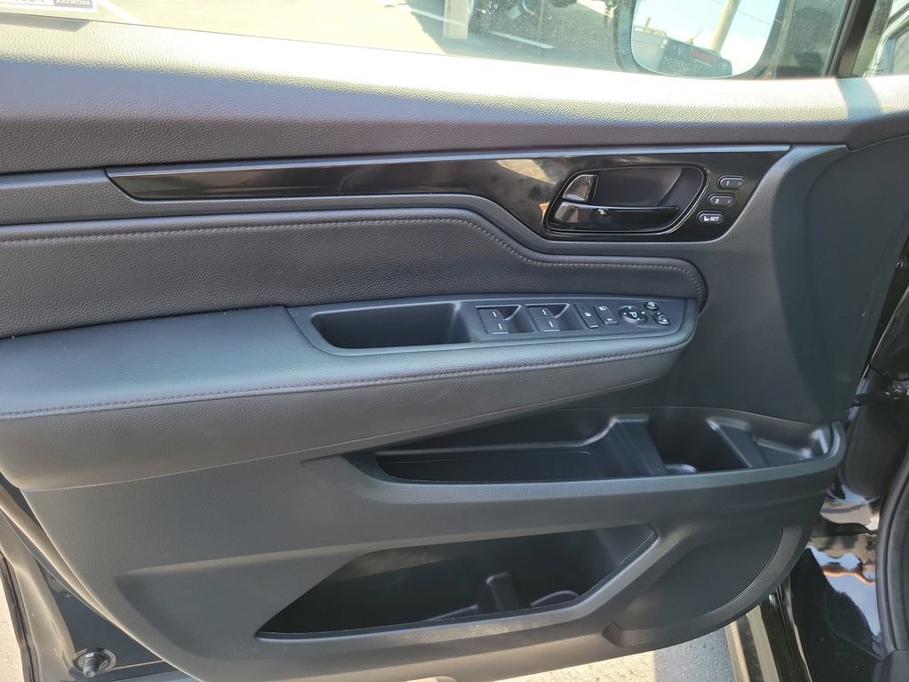Used 2023 Honda Odyssey Elite image 6