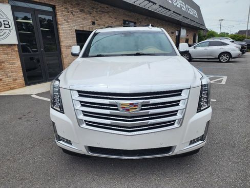 Used 2019 Cadillac Escalade Platinum AWD/4WD image 8