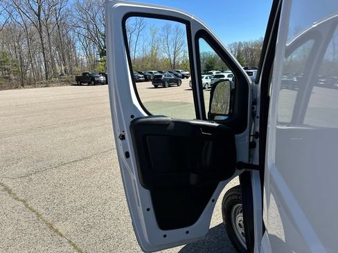 Used 2025 RAM ProMaster 2500 w/ U-Haul Equipment Group FWD image 21